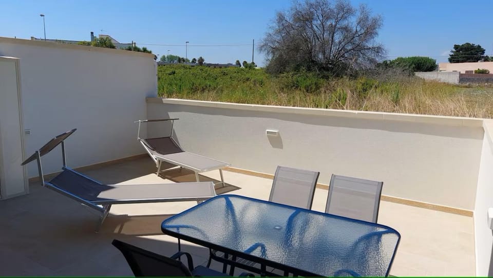 Patio, Balcony/Terrace, sunbed