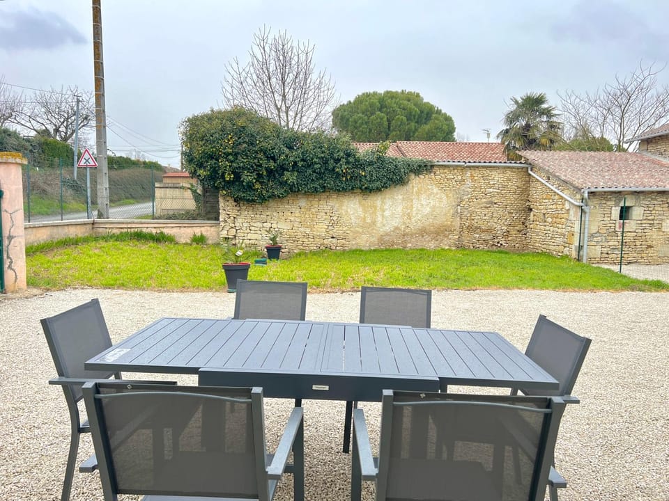 Property building, Patio, Garden, Dining area, Garden view