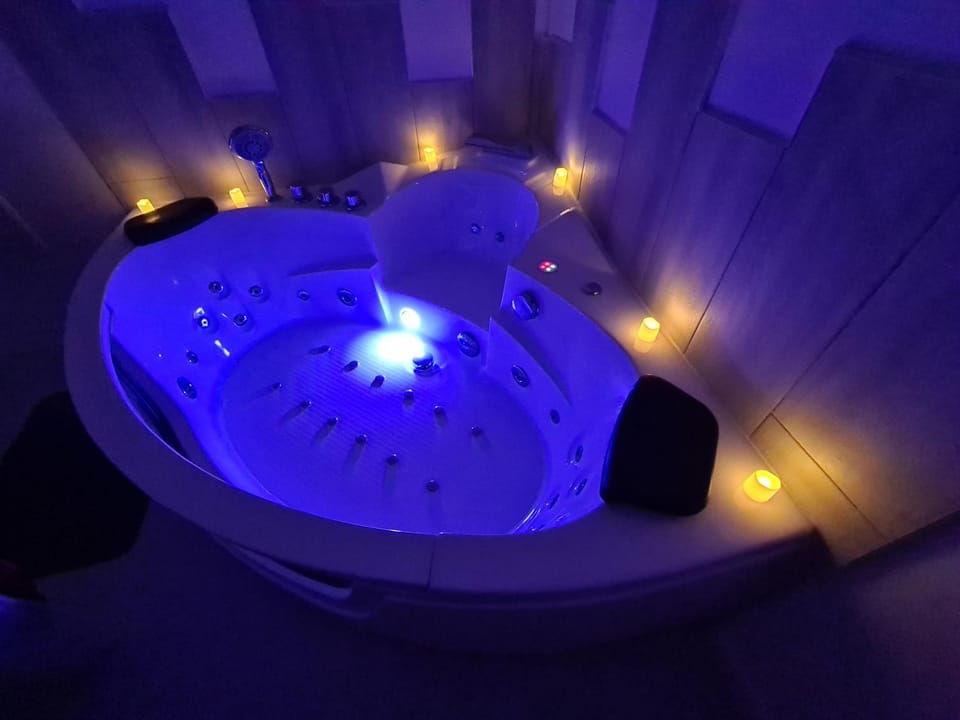 Hot Tub, Bathroom, Bath