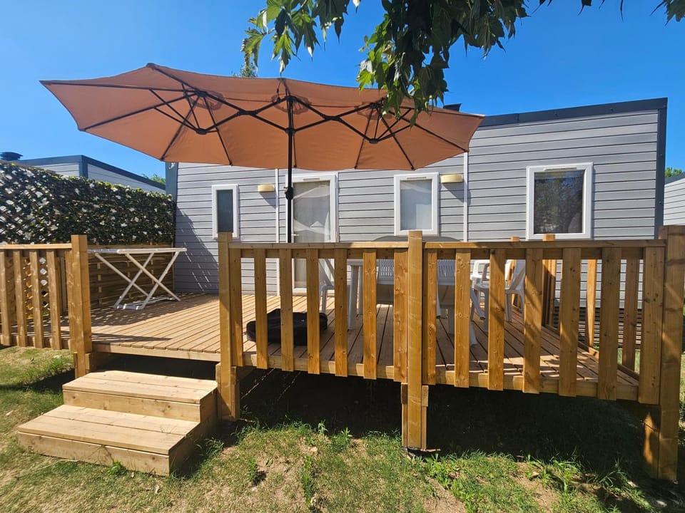 camping la plage de l'orb Campground/ 
RV Resort in Occitanie