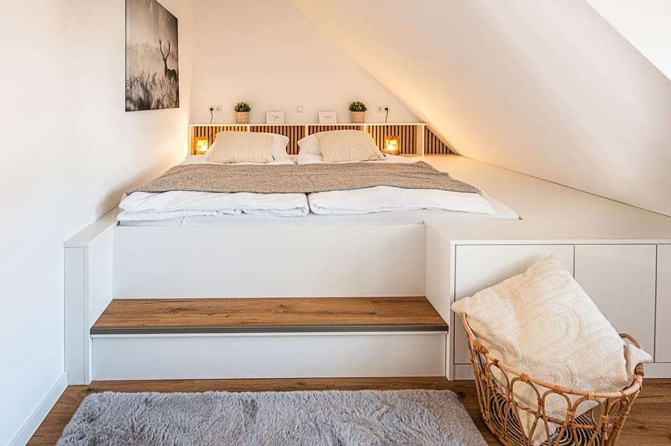 Bed, Bedroom