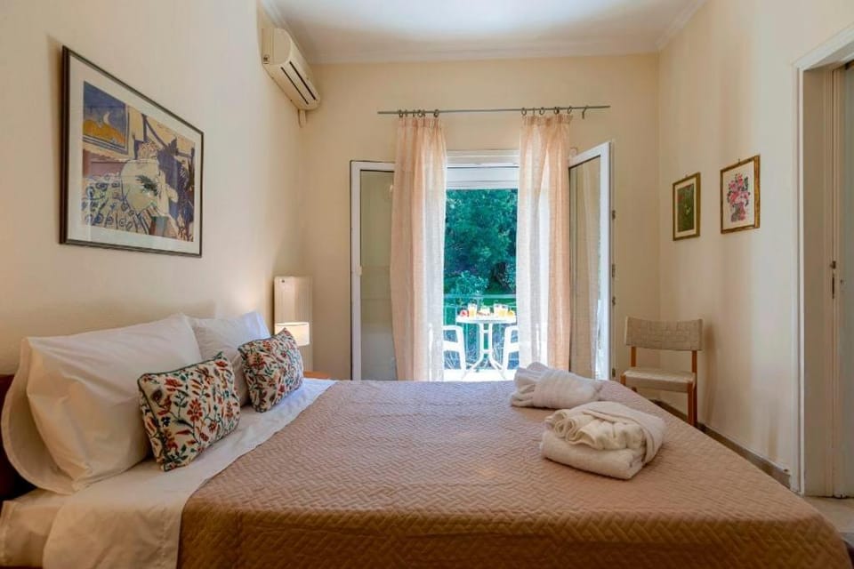 Bedroom, air conditioner
