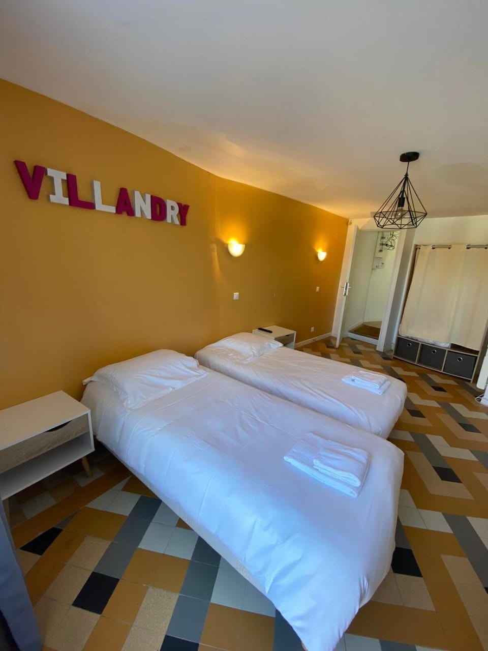 Appt 5 personnes - 2 Chambres, terrasse et jardin Apartment in Centre-Val de Loire