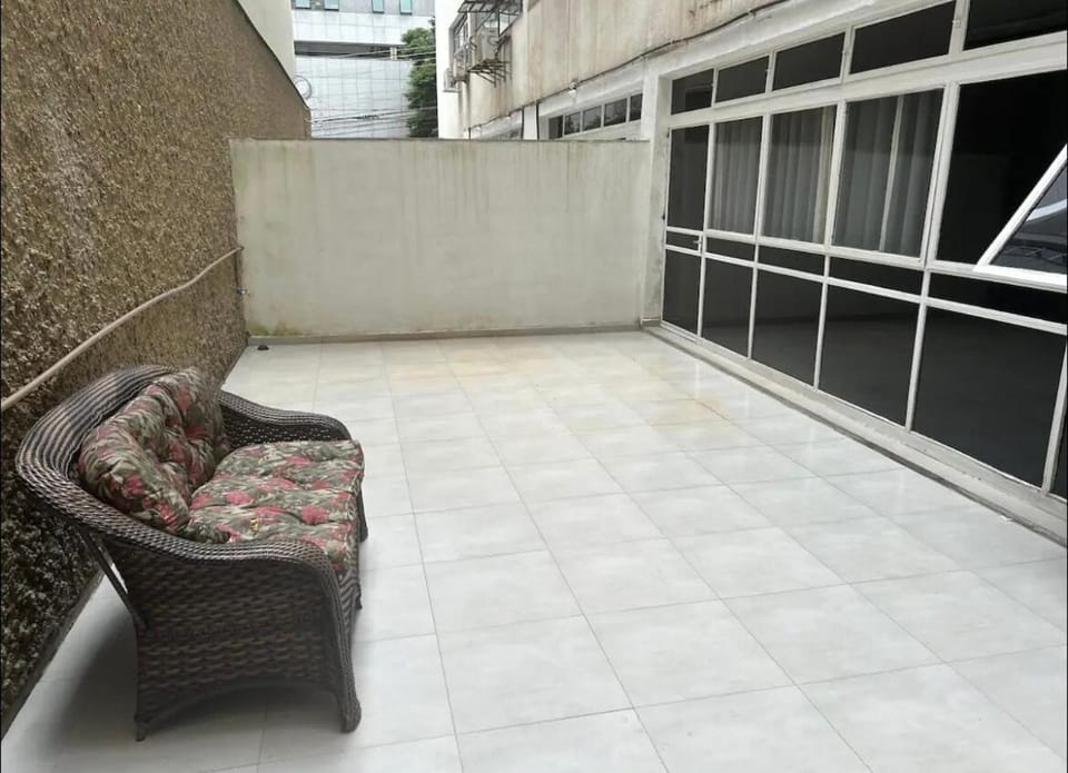05 - ESTÚDIO LINDO na Savassi com Área privativa, Máquina de lavar, Cozinha completa, TV, Vaga de garagem Apartment in Belo Horizonte