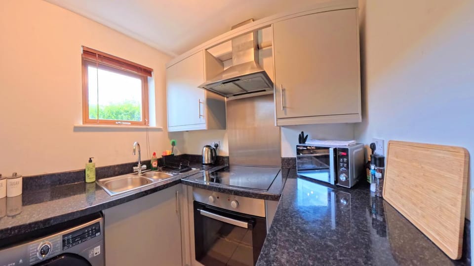 The Eastside Escape! Stunning 2 Bed Walk Anywhere Apartment in Belfast