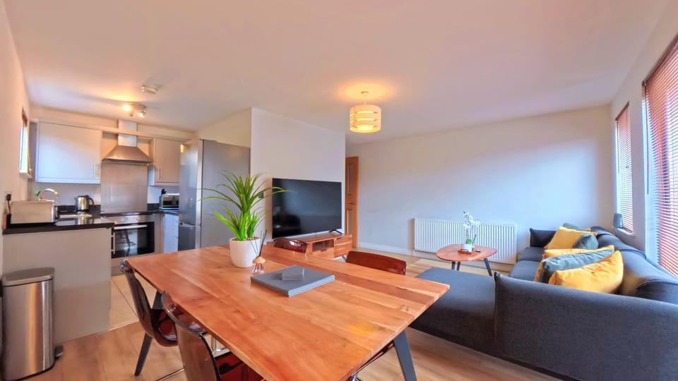 The Eastside Escape! Stunning 2 Bed Walk Anywhere Apartment in Belfast