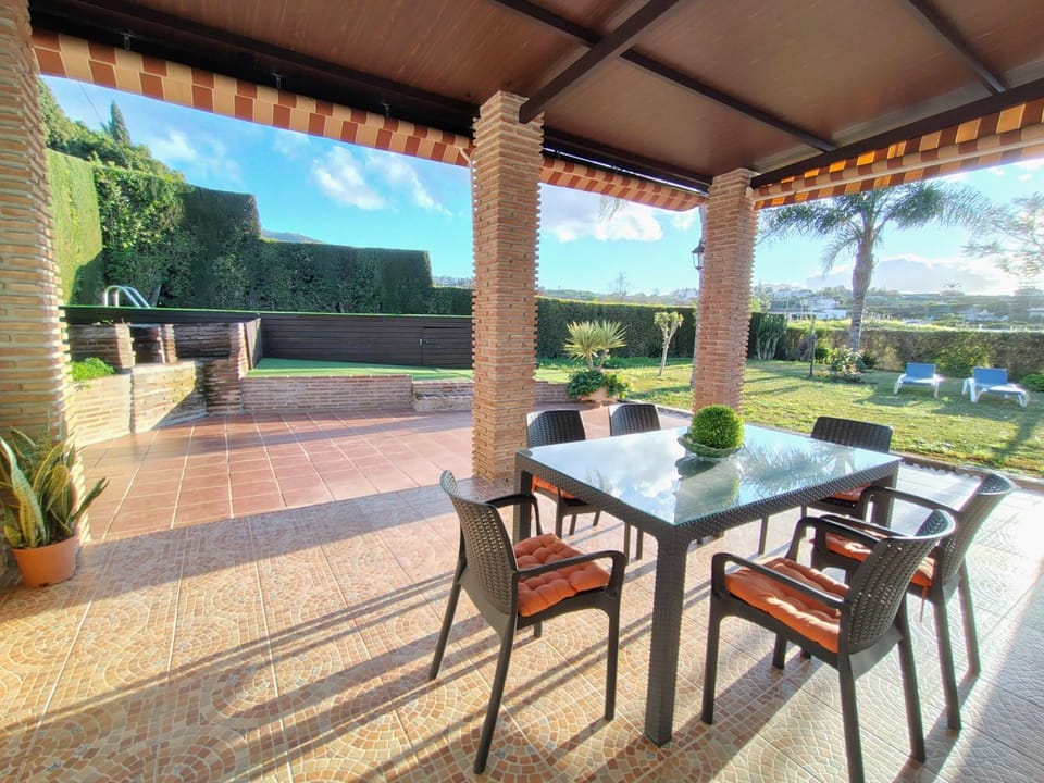 Villa Malvinas House in Valle del Guadalhorce
