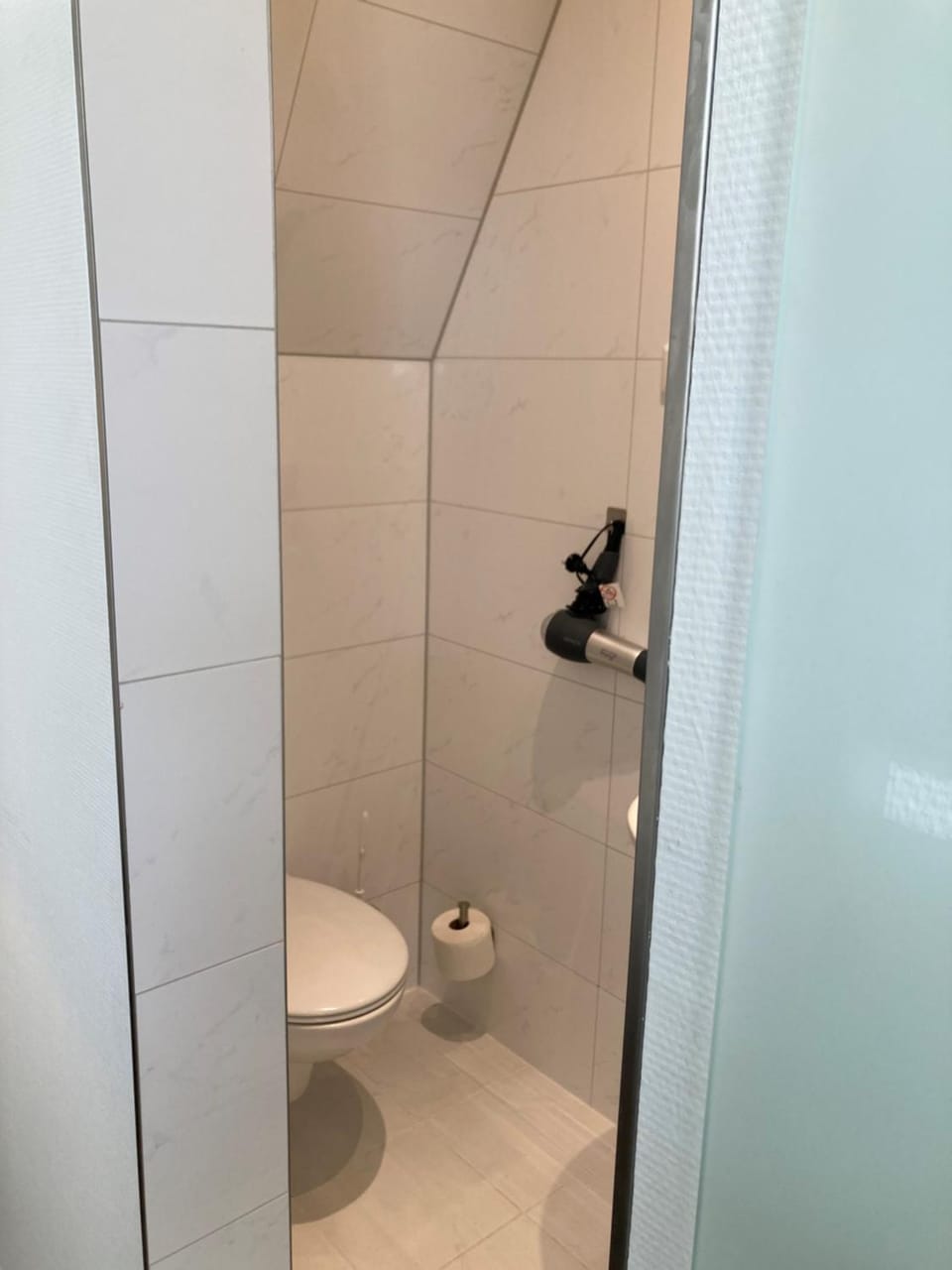 Shower, Toilet