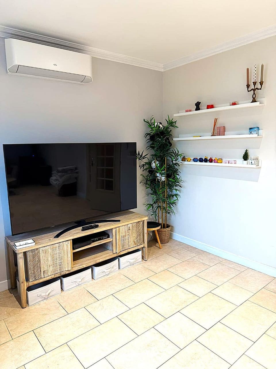 TV and multimedia, air conditioner