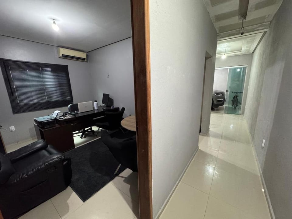 Casa com suítes e varandas com uma garagem House in Belém