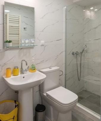 Shower, Toilet, Bathroom