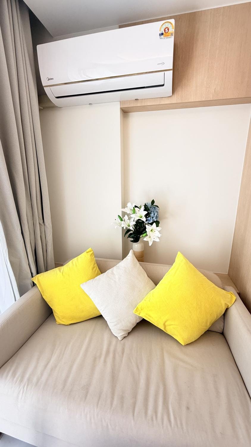 Living room, air conditioner