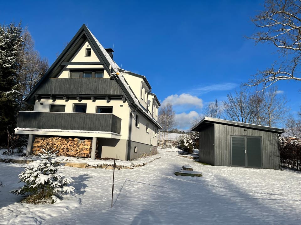 Property building, Winter