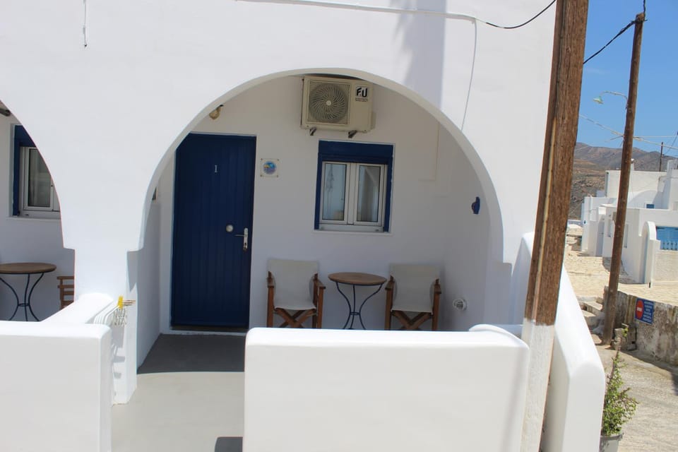 Patio, Balcony/Terrace, City view, Street view