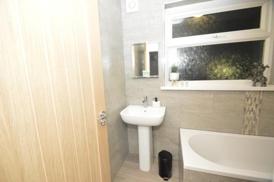 Bathroom, Bath