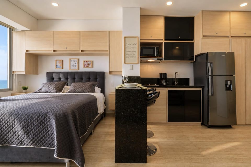 Bed, Kitchen or kitchenette, Photo of the whole room, Seating area, Sea view