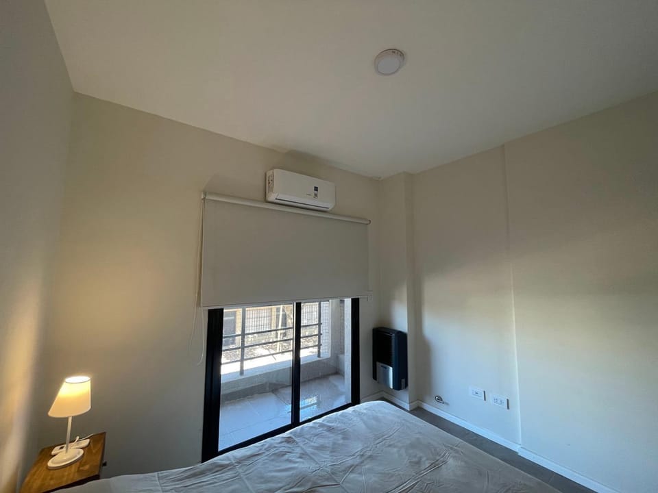 Bed, TV and multimedia, Photo of the whole room, Bedroom, internet, wardrobe, air conditioner