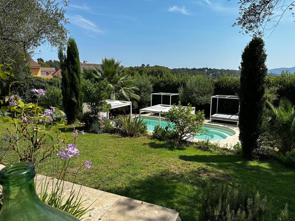 Garden view, Garden view