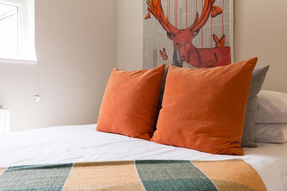 Trendy Spacious 1 Bedroom Flat Apartment in London Borough of Islington