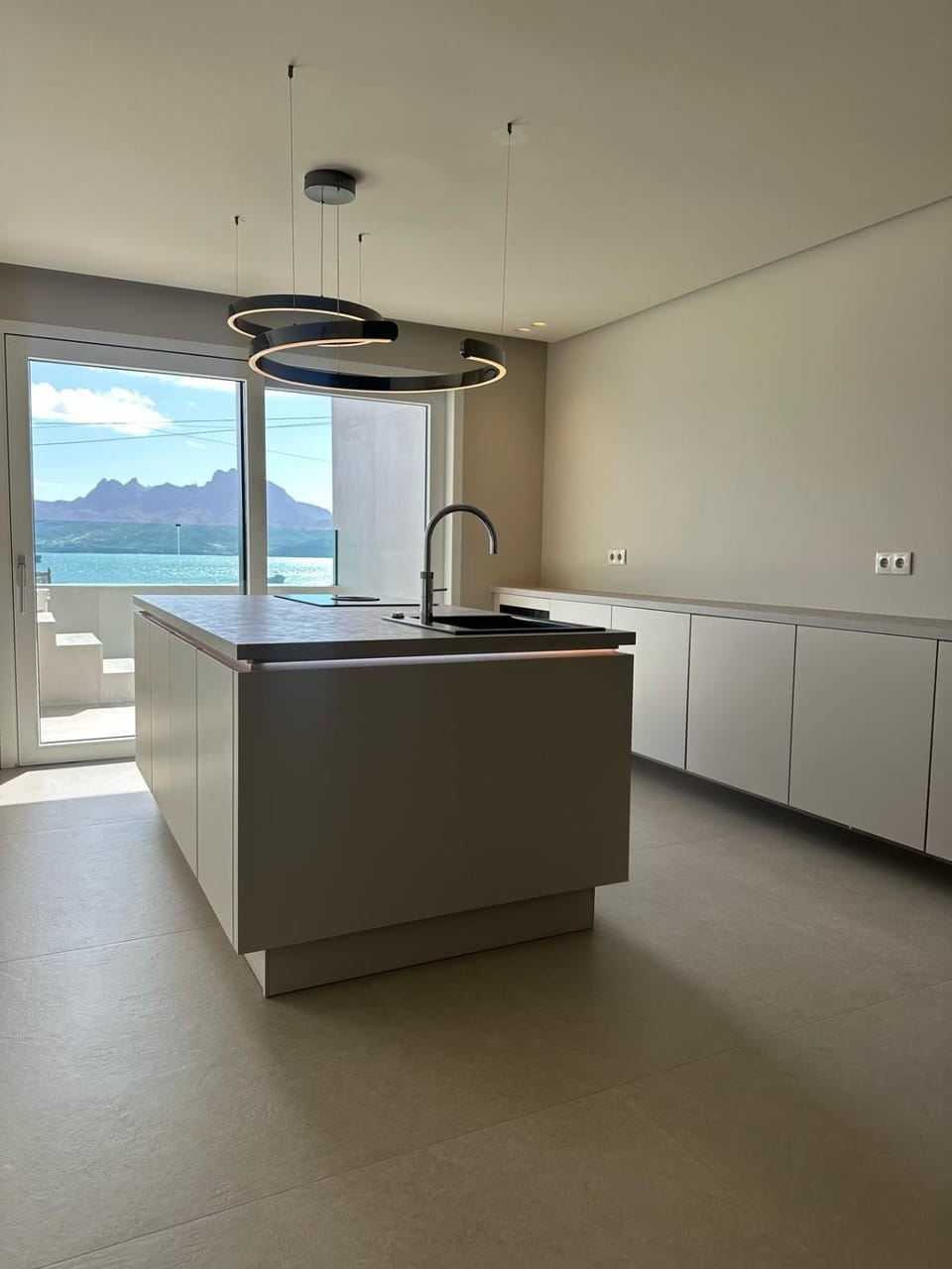Kitchen or kitchenette, Mountain view, Sea view