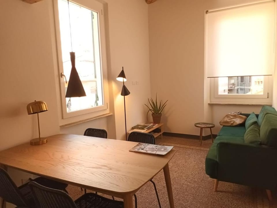 Bernardino Studio Apartment - La Spezia, Cinque Terre Apartment in La Spezia