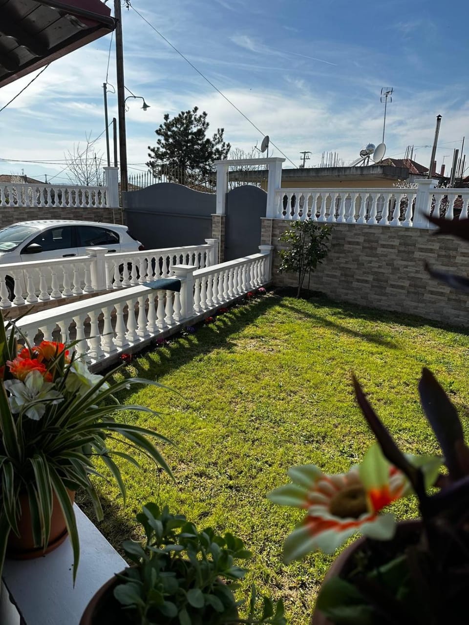 Garden view, Garden view