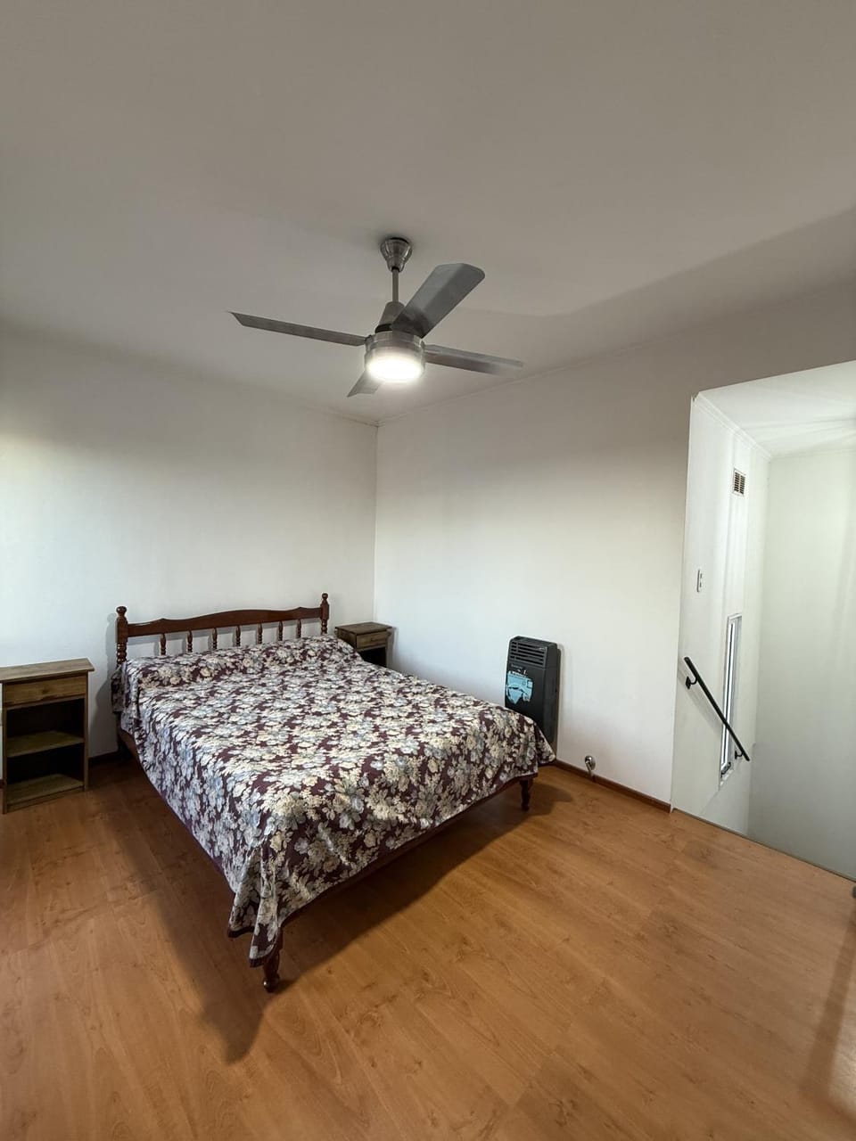 Bed, Photo of the whole room, Bedroom, fireplace