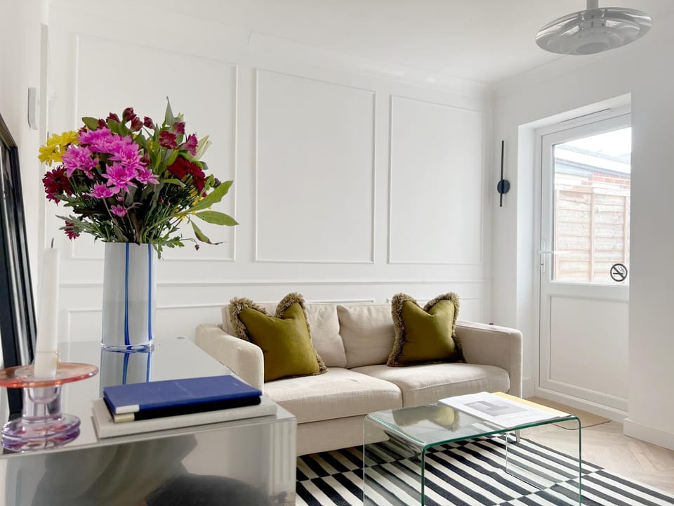 Communal lounge/ TV room, Living room, Seating area