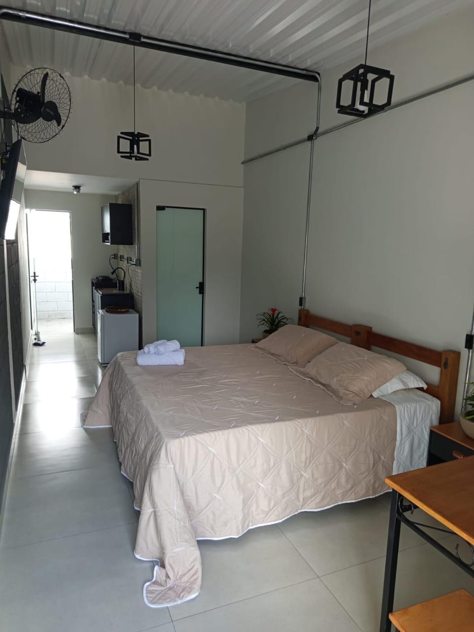 TV and multimedia, Photo of the whole room, Bedroom