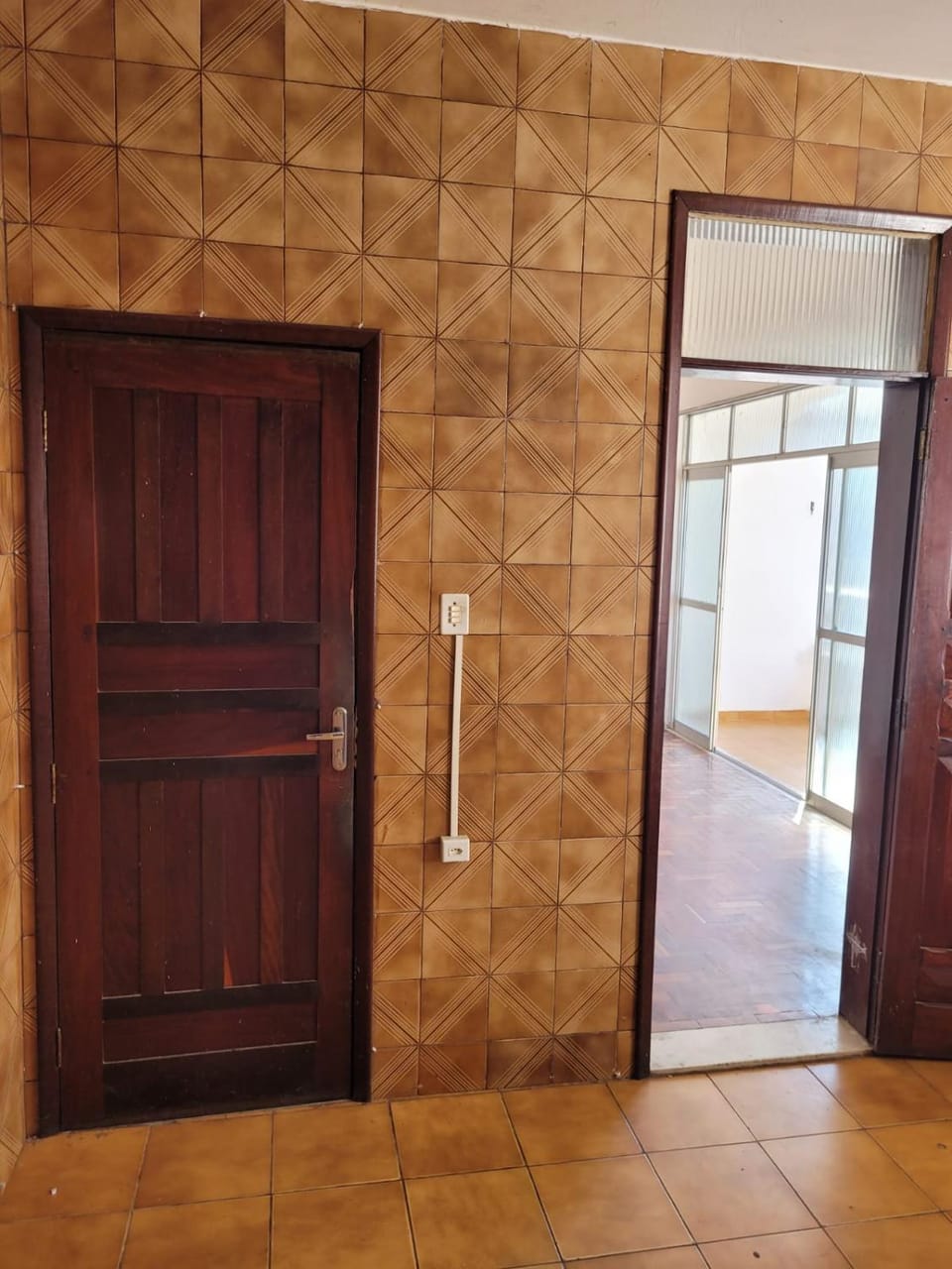Apartamento amplo, no terceiro andar de Escada Apartment in Belém