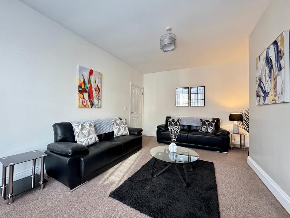 Ocean Apartment, Spacious 5 bedroom holiday home Apartment in Whitley Bay