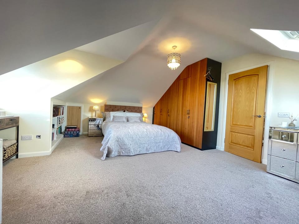 Bed, View (from property/room), Photo of the whole room, Bedroom, wardrobe