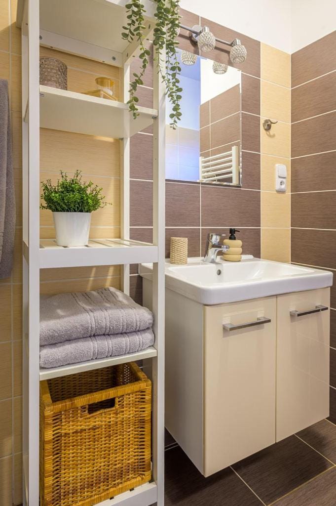 Luxury Flat in Brno PurpleRED Apartment in Brno