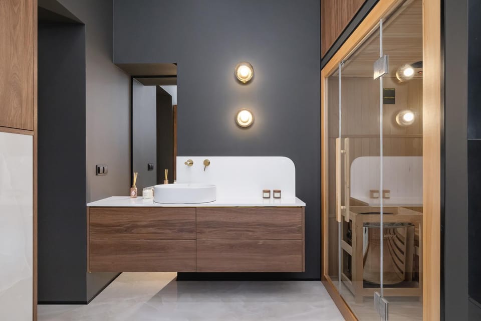Bathroom, towels