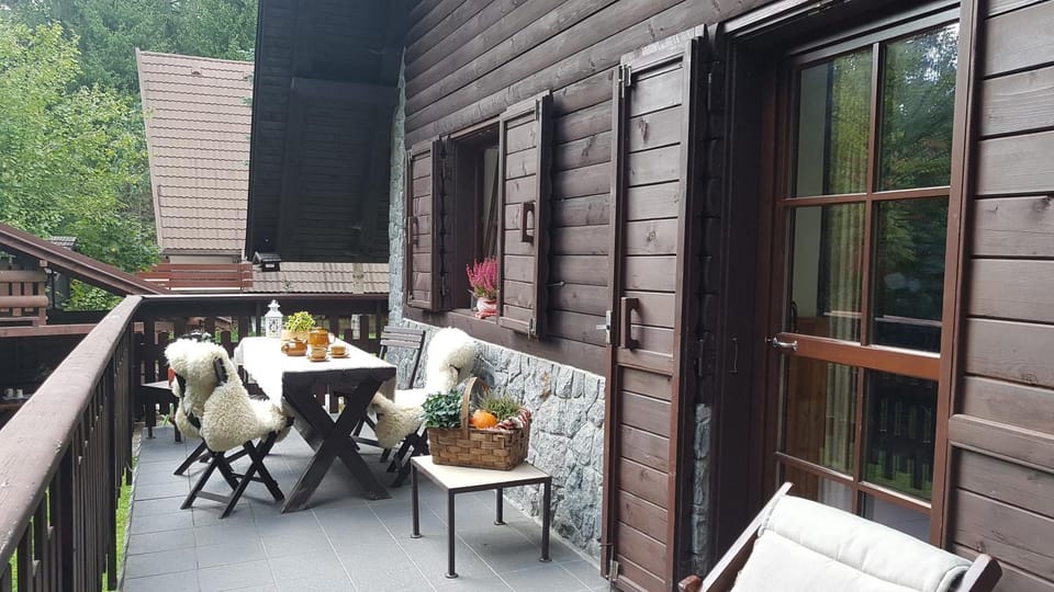 Property building, View (from property/room), Balcony/Terrace, Balcony/Terrace, Dining area