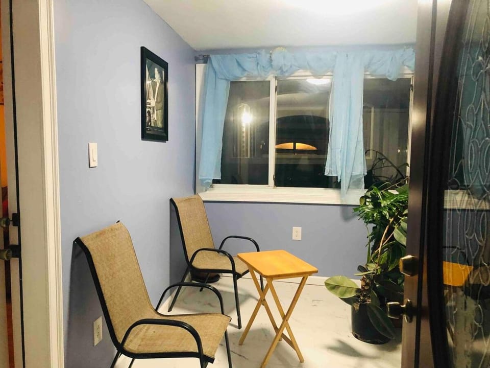 Need to relax! Do it here! Apartment in Far Rockaway