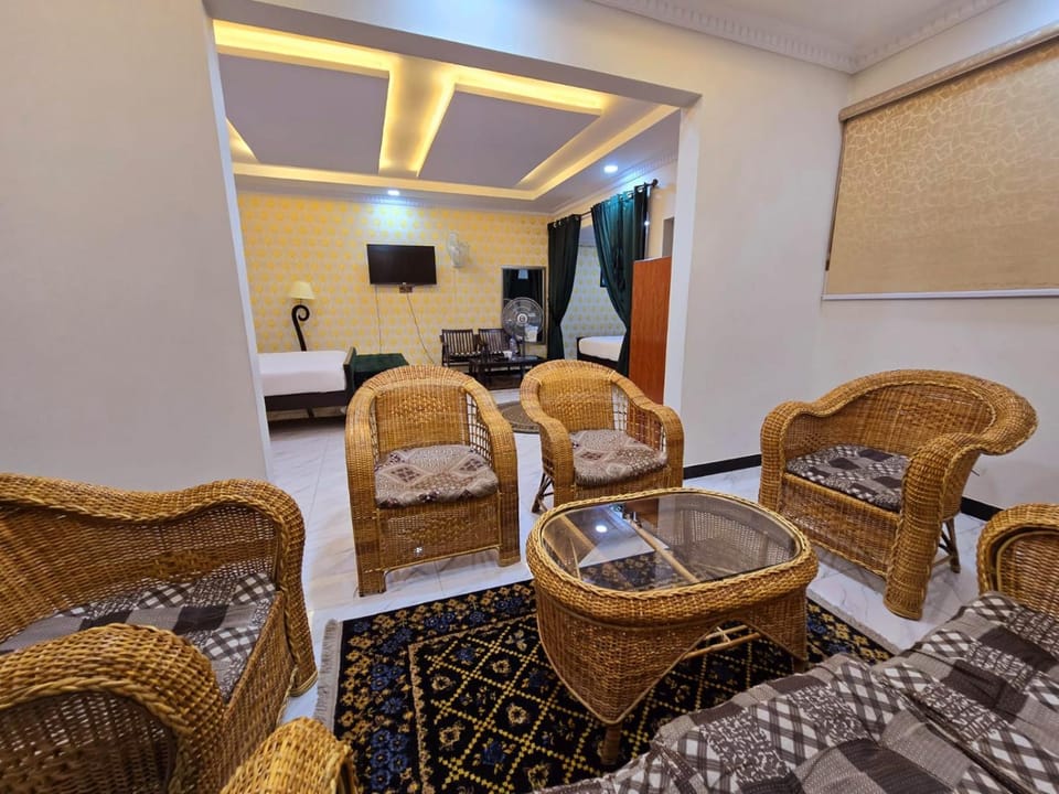 TV and multimedia, Seating area