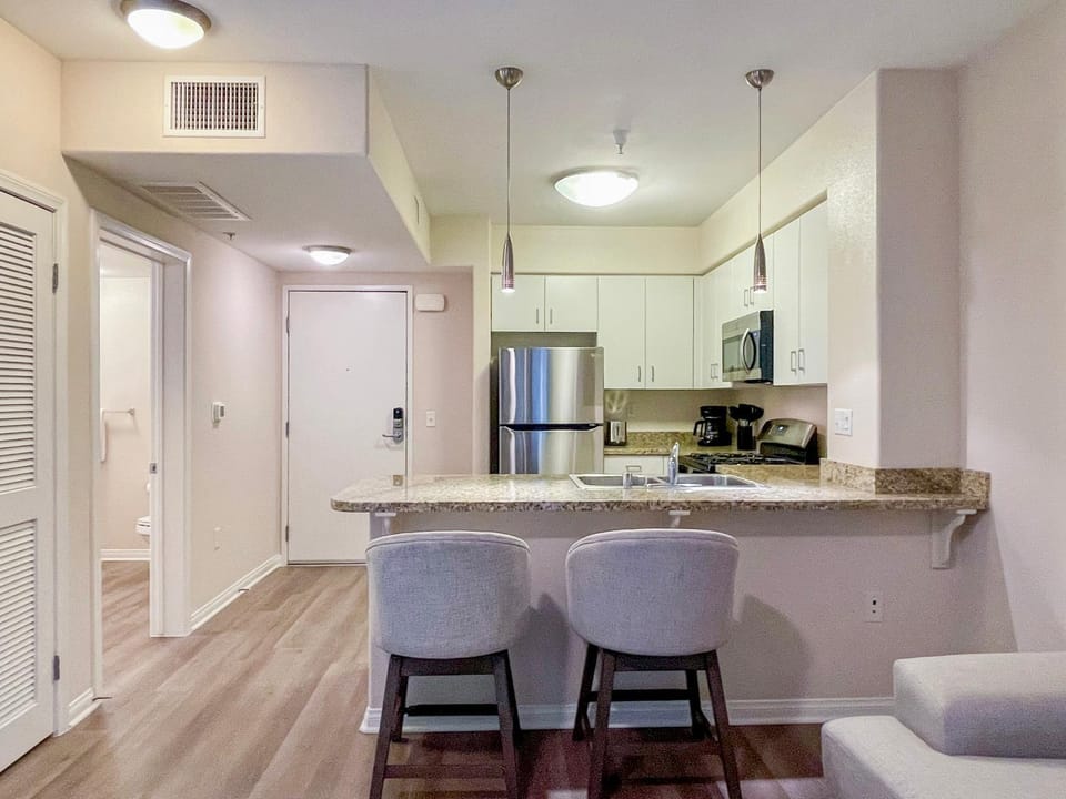 Cozy Studio near Los Angeles Museum of Art Apartment in San Fernando Valley