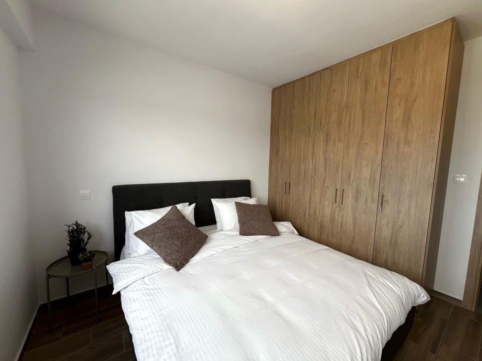 Bed, Photo of the whole room, Bedroom, wardrobe
