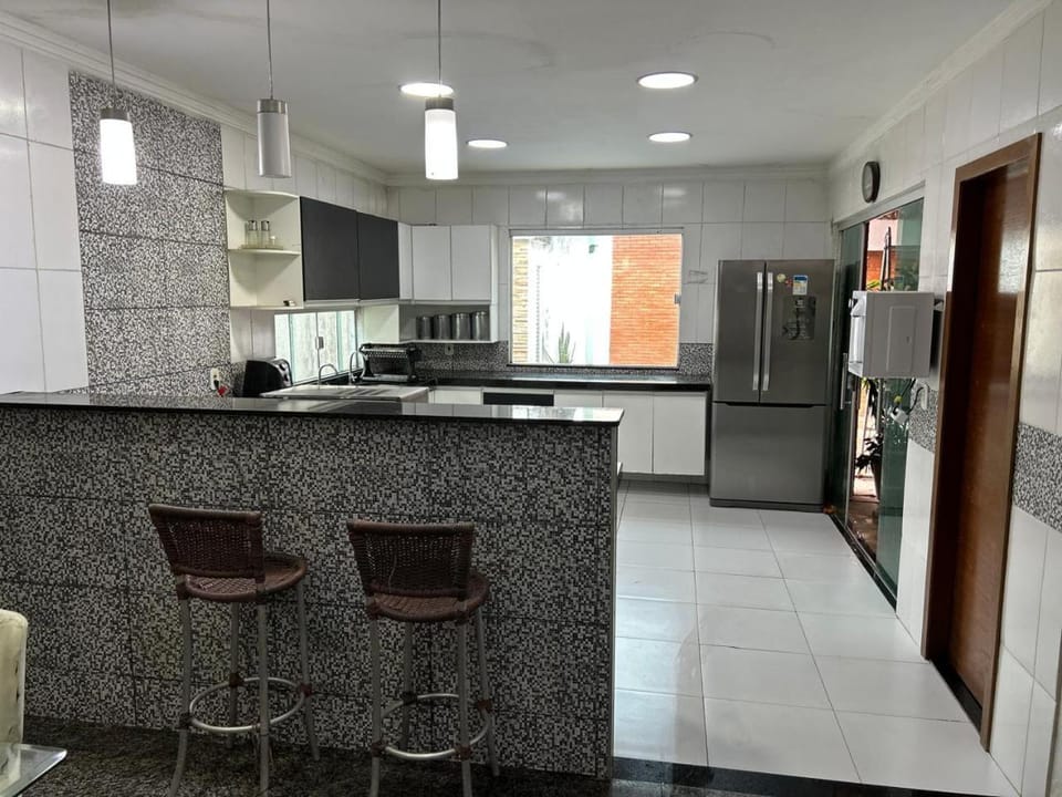 Kitchen or kitchenette, Dining area, oven, stove