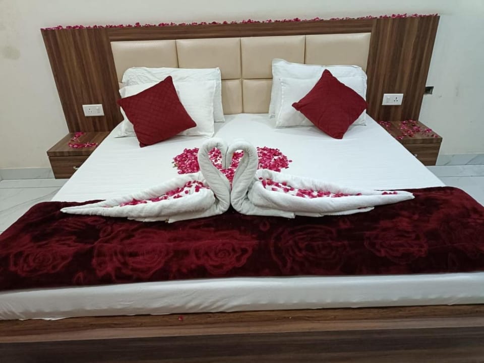 Bedroom, towels
