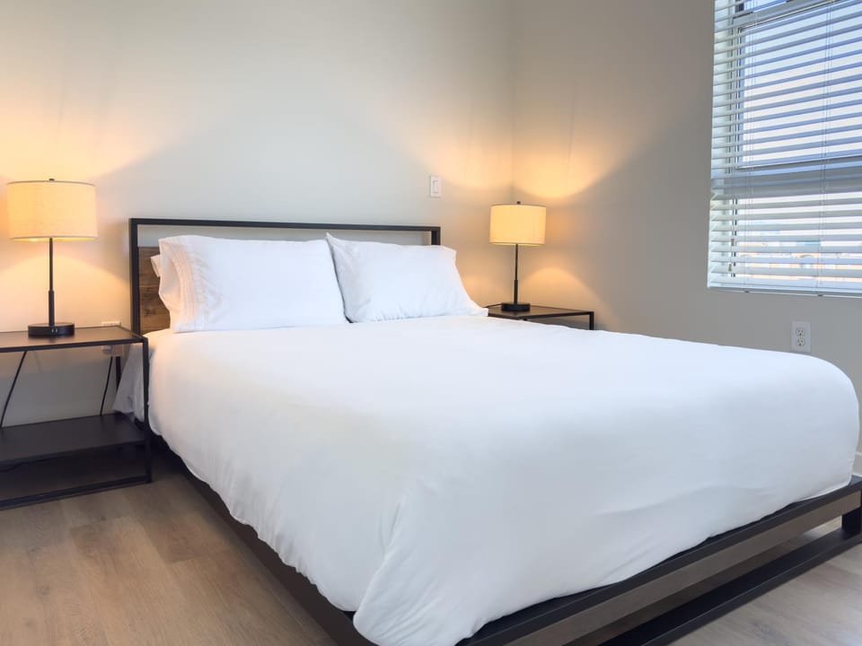 Studio Suite - 5 Min Walk to Crypto Arena and Convention Center Apartment in Los Angeles
