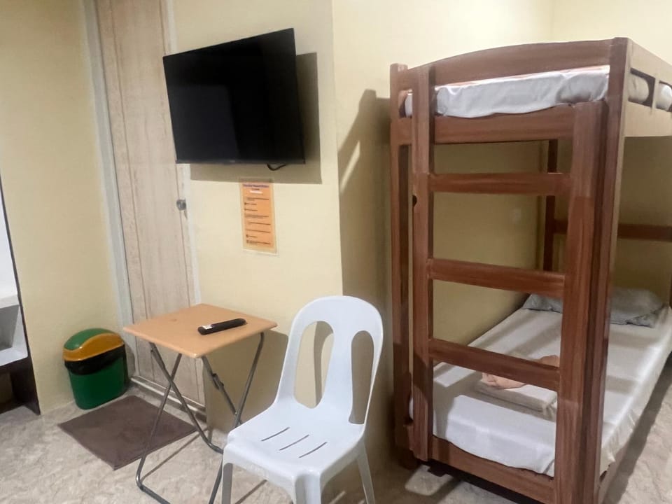 Seamed Guest House - Family Room A Bed and Breakfast in Central Visayas