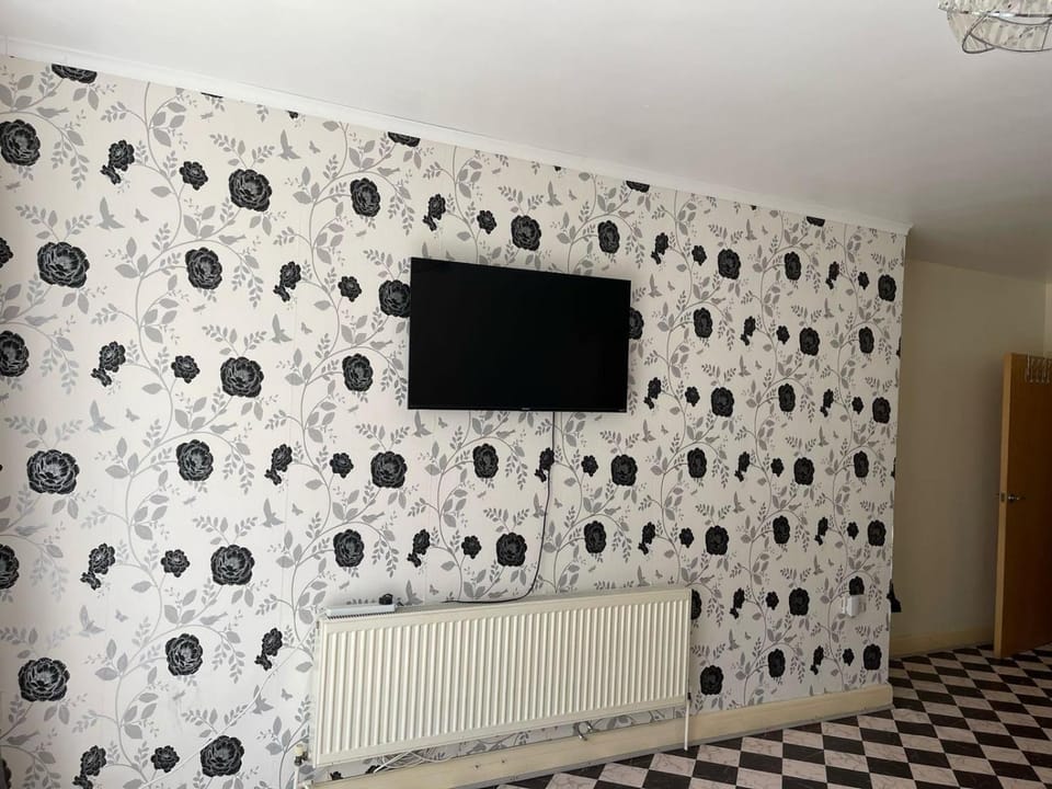 Eastenders Guest Home Vacation rental in London