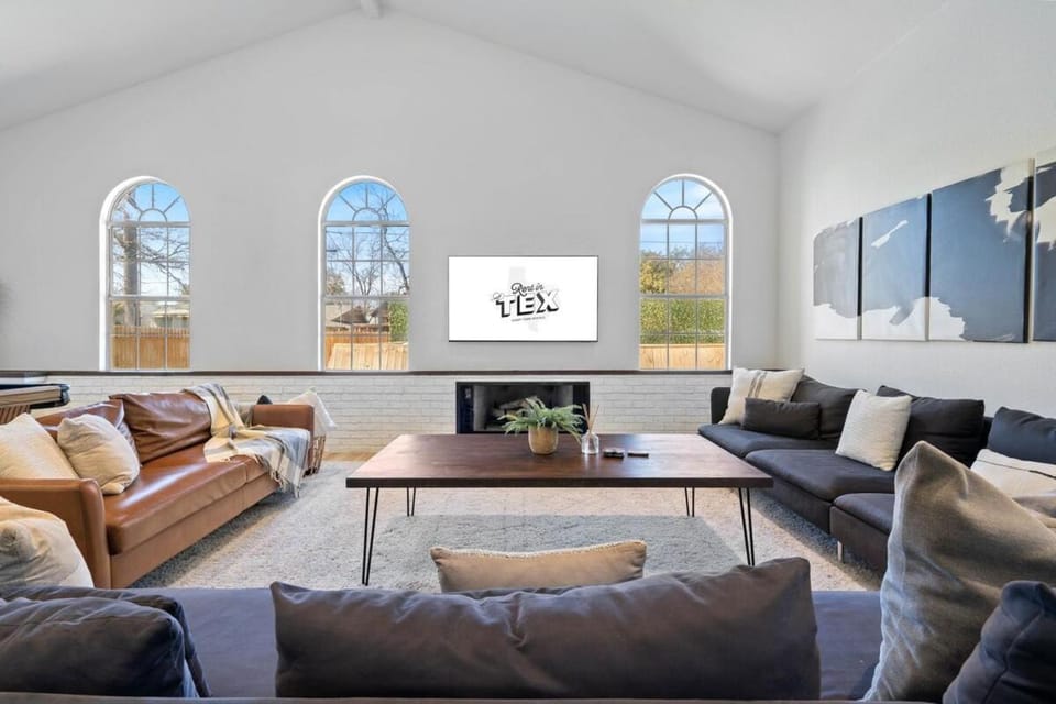 Luxury Austin Retreat w Pool, Games, Sleeps 12 House in Austin