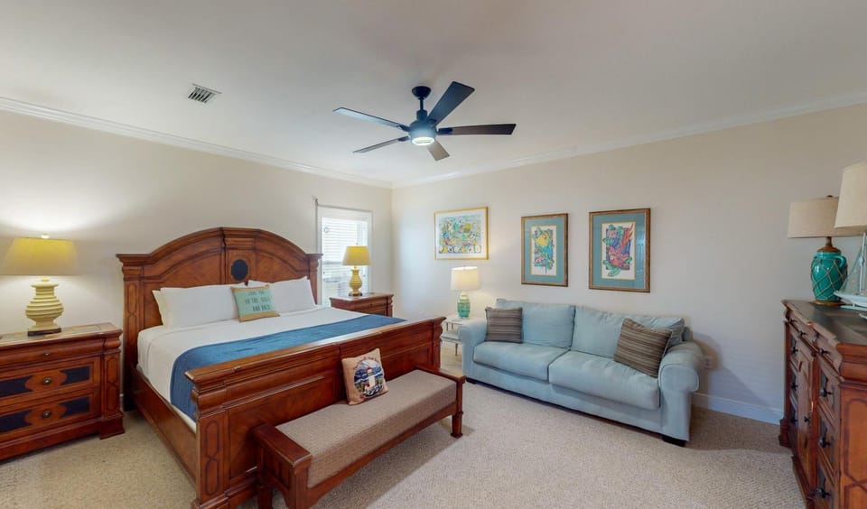 Beautiful Home in Gulf Shores with Private Pool, Sleeps 12 House in West Beach