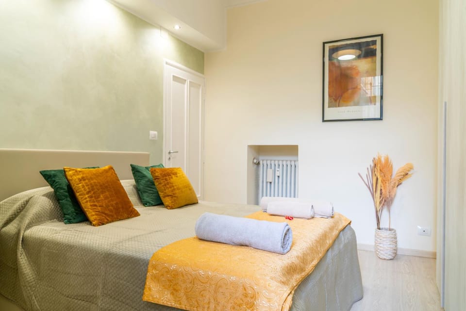 Bed, Living room, Photo of the whole room, Bedroom