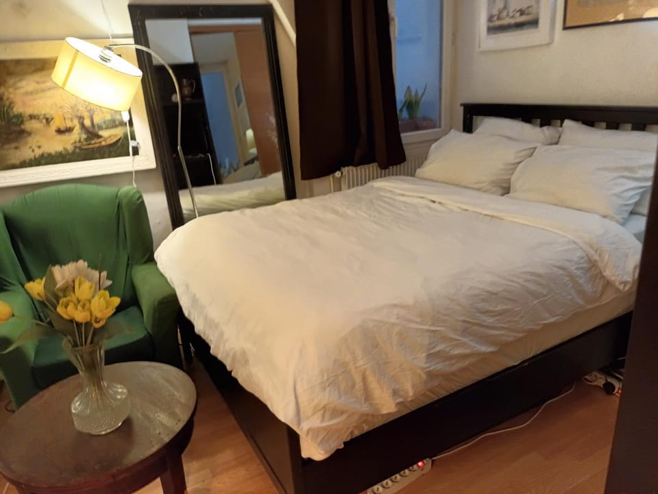 Appartement Meublé proche Gare du Nord et Gare du nord Accès direct métro Apartment in Paris