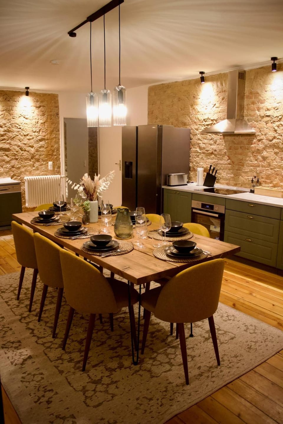 Dining area, Food