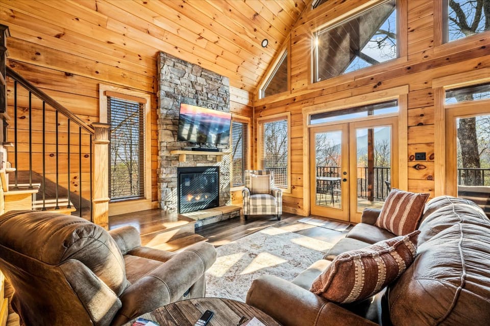 Escape to the Smokies, At Park's Edge House in Sevier County